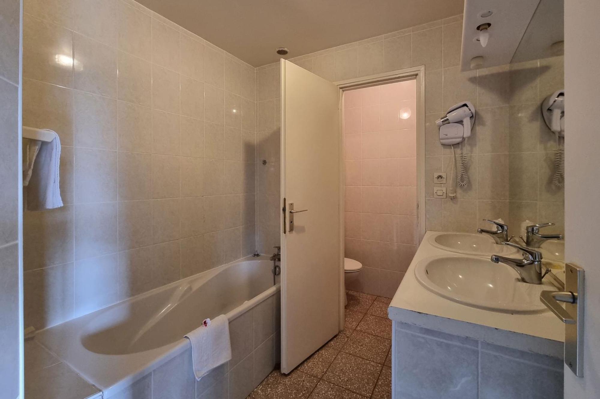 Le Catalan - Hotel Et Appartements Mont-Louis Exterior foto