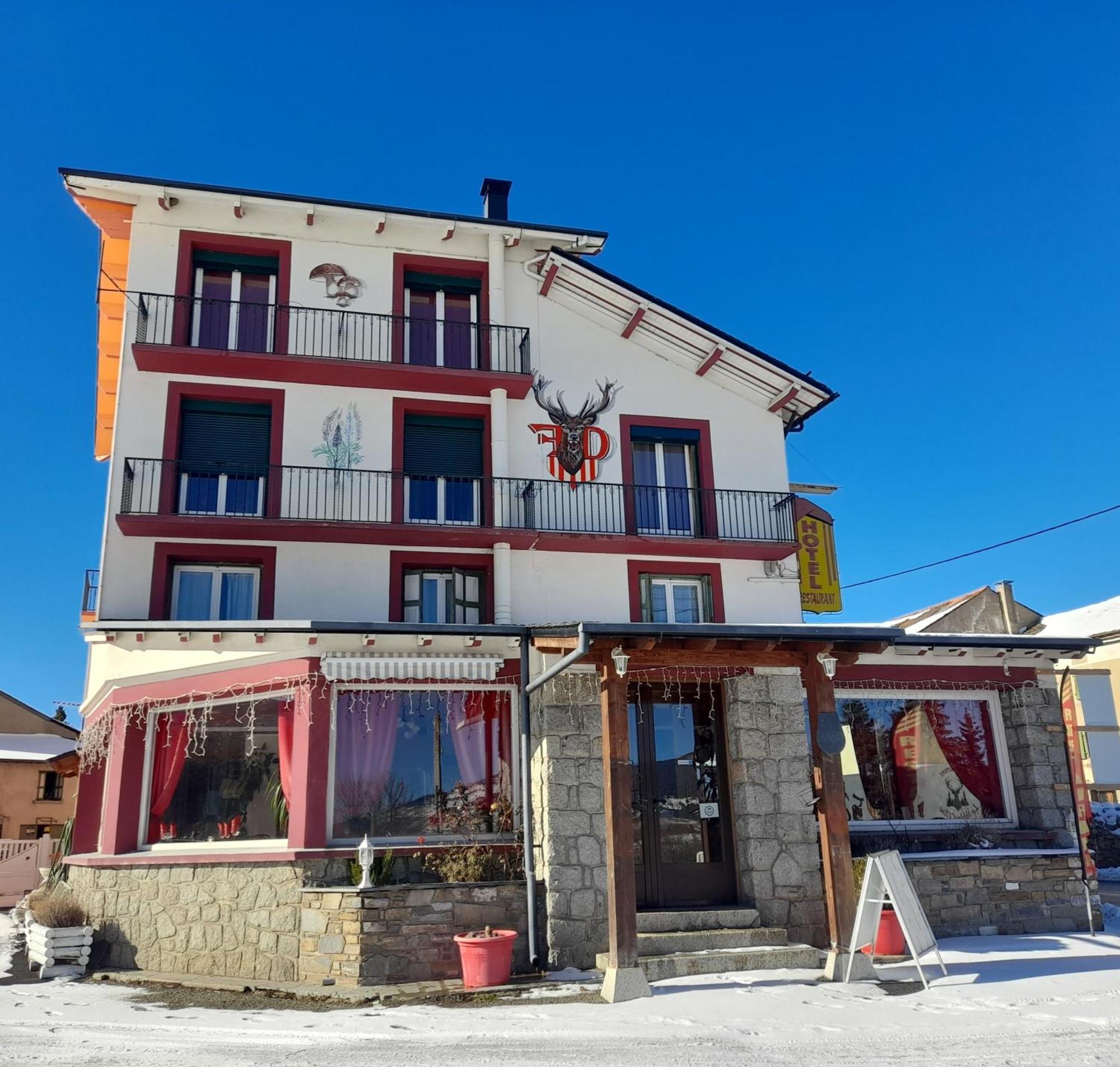 Le Catalan - Hotel Et Appartements Mont-Louis Exterior foto