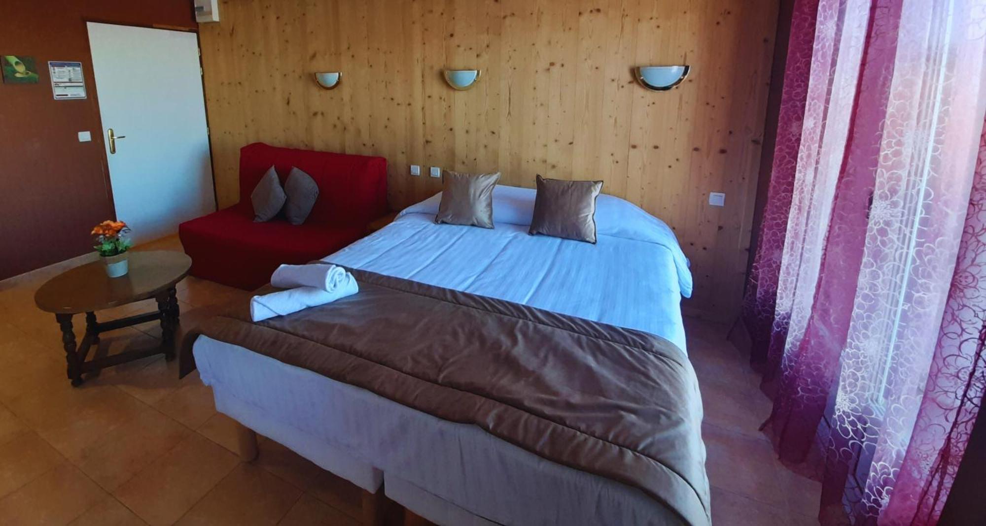 Le Catalan - Hotel Et Appartements Mont-Louis Exterior foto
