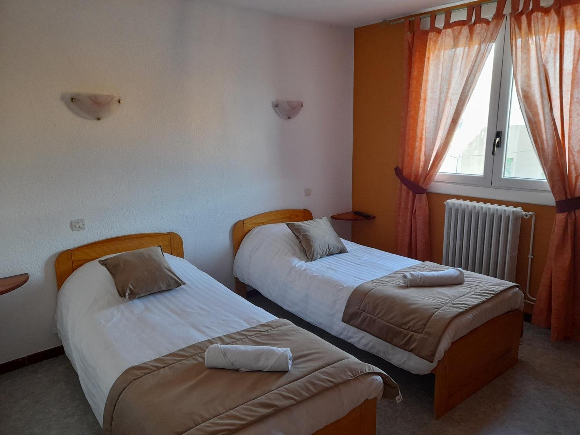 Le Catalan - Hotel Et Appartements Mont-Louis Exterior foto